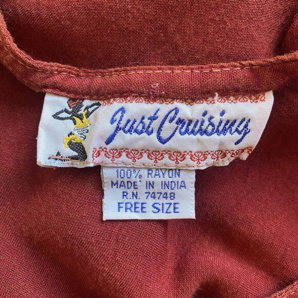 Vintage Just Cruising Rayon Floral Embroidered Midi Dress. 3/4 Sleeves. One Size - Picture 7 of 16